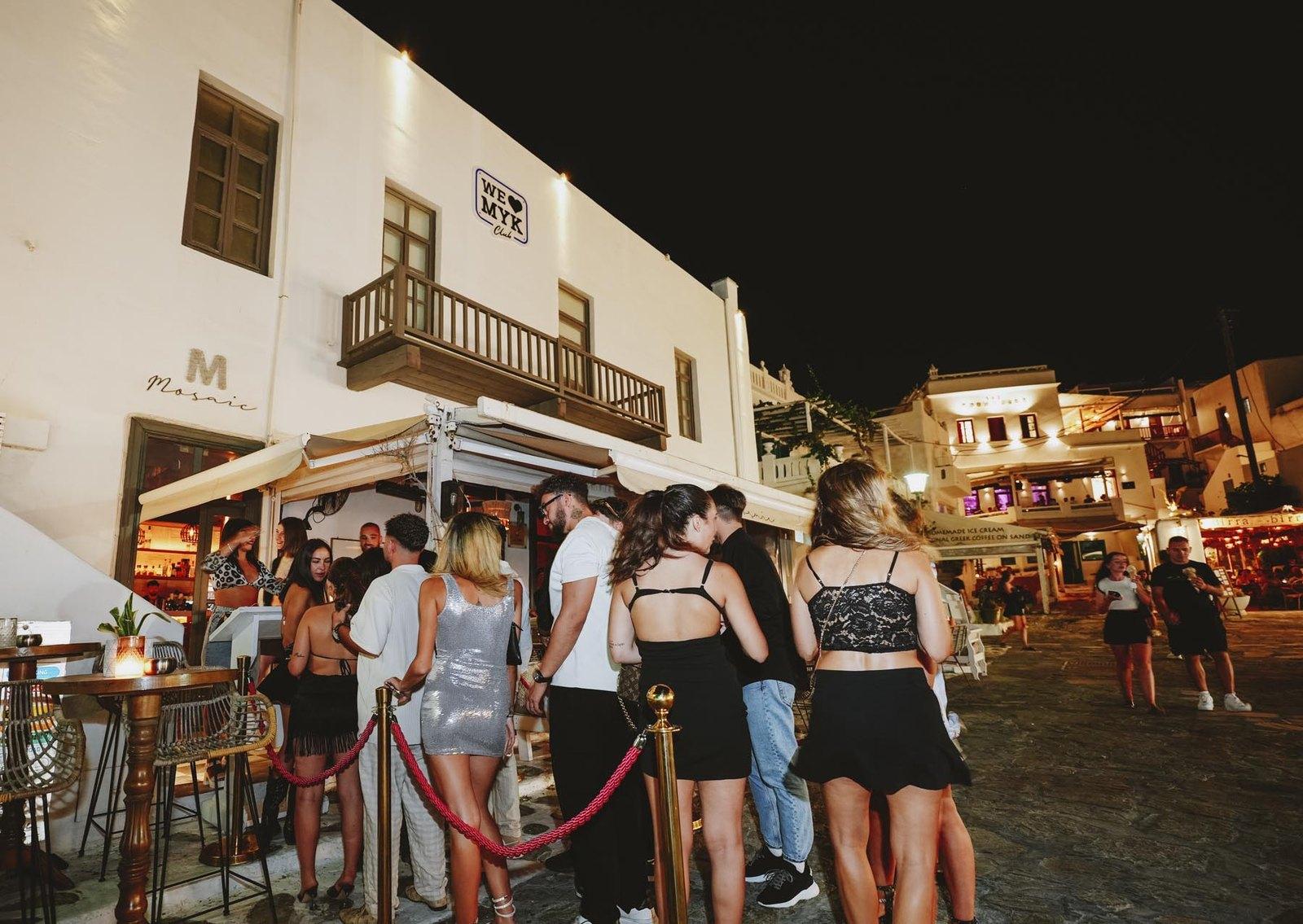 Where to Party in Mykonos: Chora, Paradise, Paraga & More